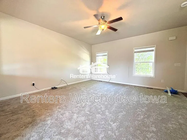 52 SE Booth Ave — Photo 11
