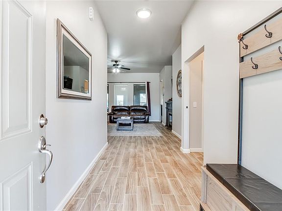 5th image of 1417 Eagle Dr
