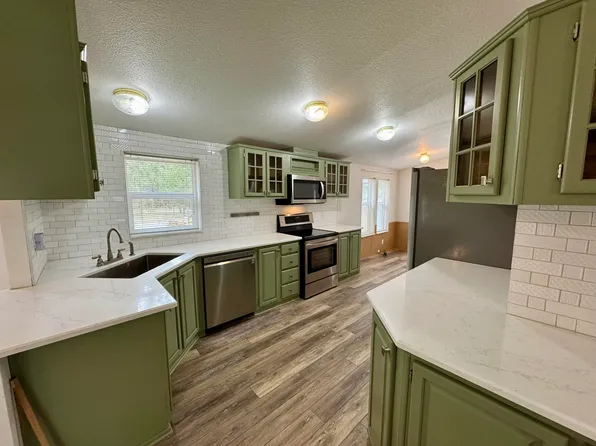 52817 Rainbow Dr, La Pine, OR 97739