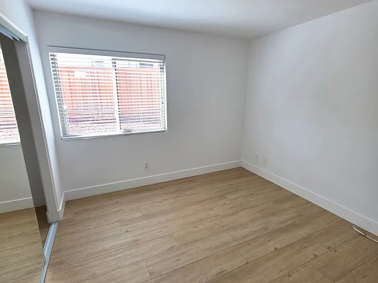 8531 Tyler St — Photo 14