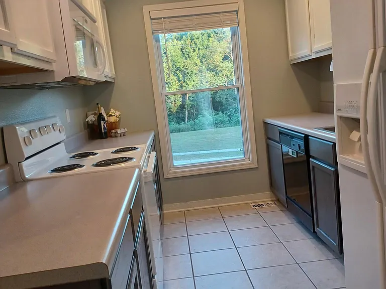8108 NW 77th Ct — Photo 10