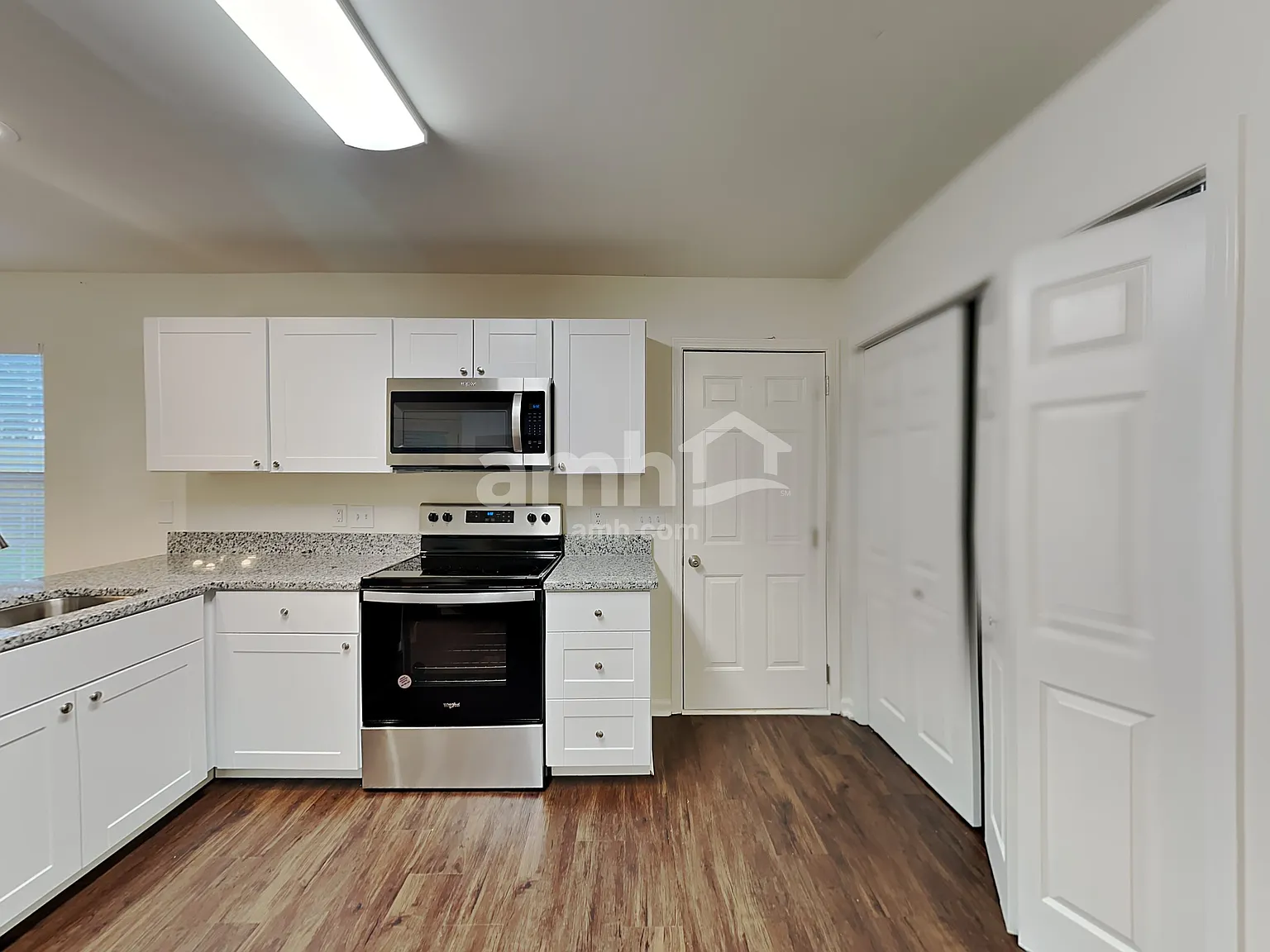 3 bed, 2.5 bath, 2088 sqft, $2,255 — Photo 4