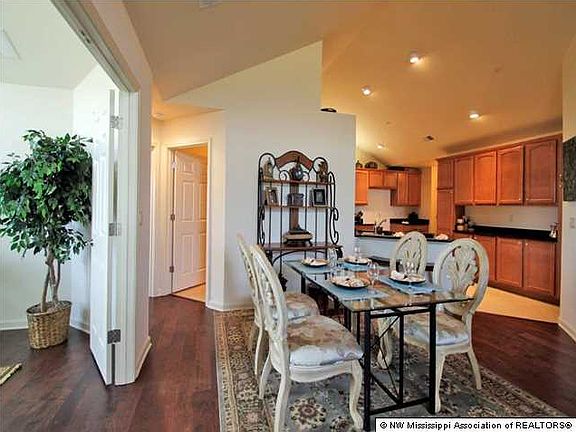 2nd image of 8655 Parkview Oaks Cir #106