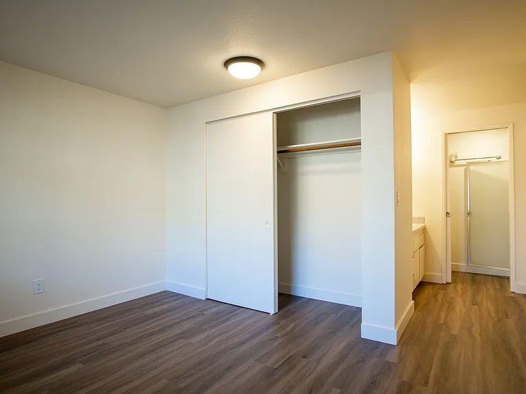 147A - Park Place Apartments — Photo 40