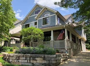 4521 Middaugh Ave, Downers Grove, IL 60515