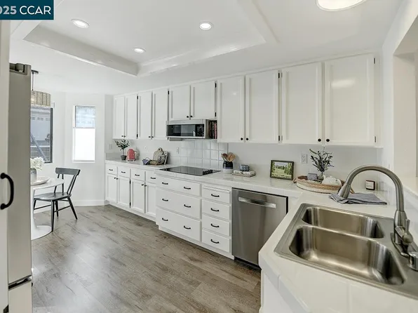 4449 Terra Granada Dr APT 3A, Walnut Creek, CA 94595