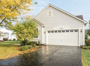 21300 Windsor Lake Ln, Crest Hill, IL 60403