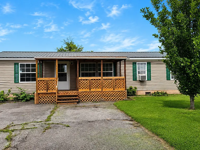 1316 Hopkins Rd — Photo 2