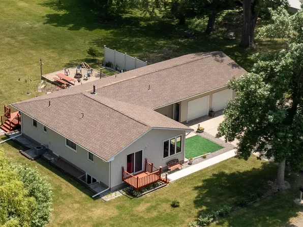 1165 3rd Ave SW, Wells, MN 56097