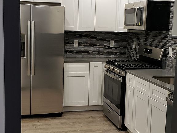 2nd image of 50 King St Unit 3
