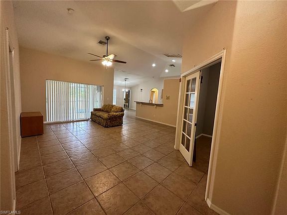 3rd image of 821 Hibiscus Ave