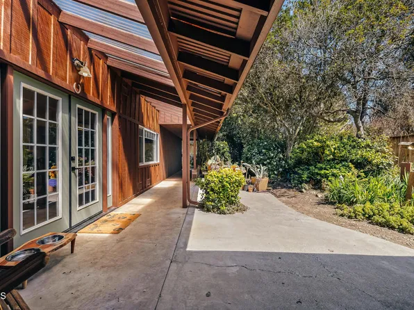 30640 Simpson Ln, Fort Bragg, CA 95437