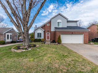 8815 Raintree Dr, Louisville, KY 40220