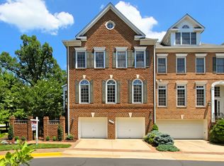 2303 Sawtooth Oak Ct, Vienna, VA 22182