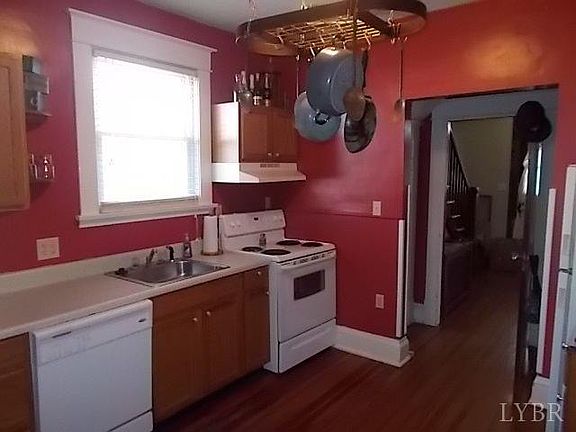 4th image of 1904 Pansy St