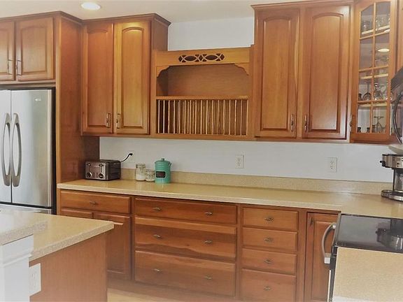 2nd image of 2225 Old Orchard Dr