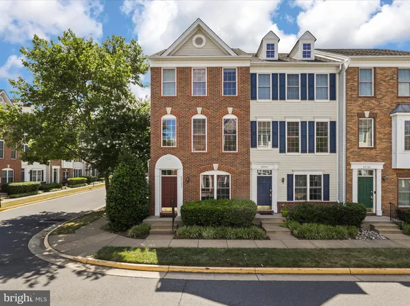 25393 Shipley Ter, Chantilly, VA 20152