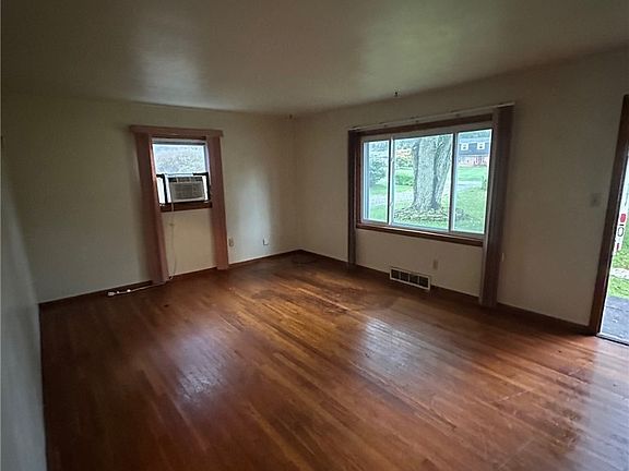 5th image of 880 Wheatland Rd