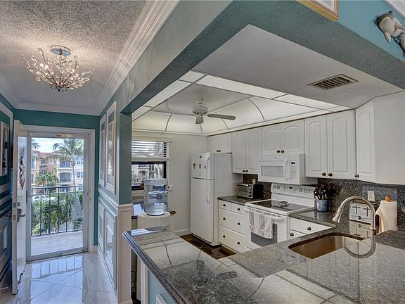 5th image of 7400 S Ocean Dr APT 303