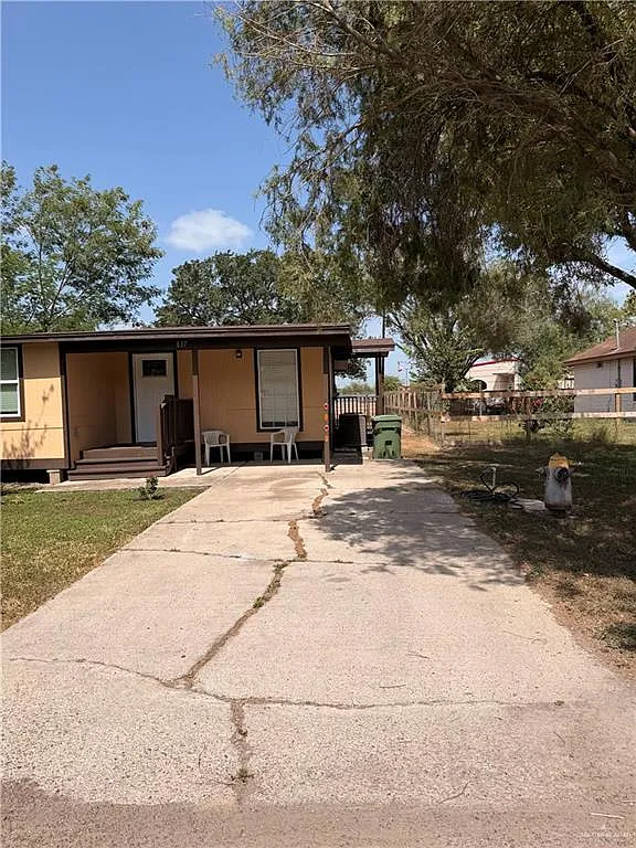 2 bed, 1.5 bath, 1104 sqft, $1,000 — Photo 3