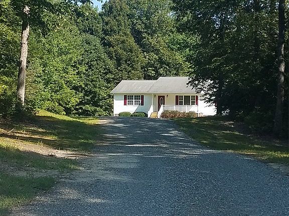 4th image of 393 Victoria Ln