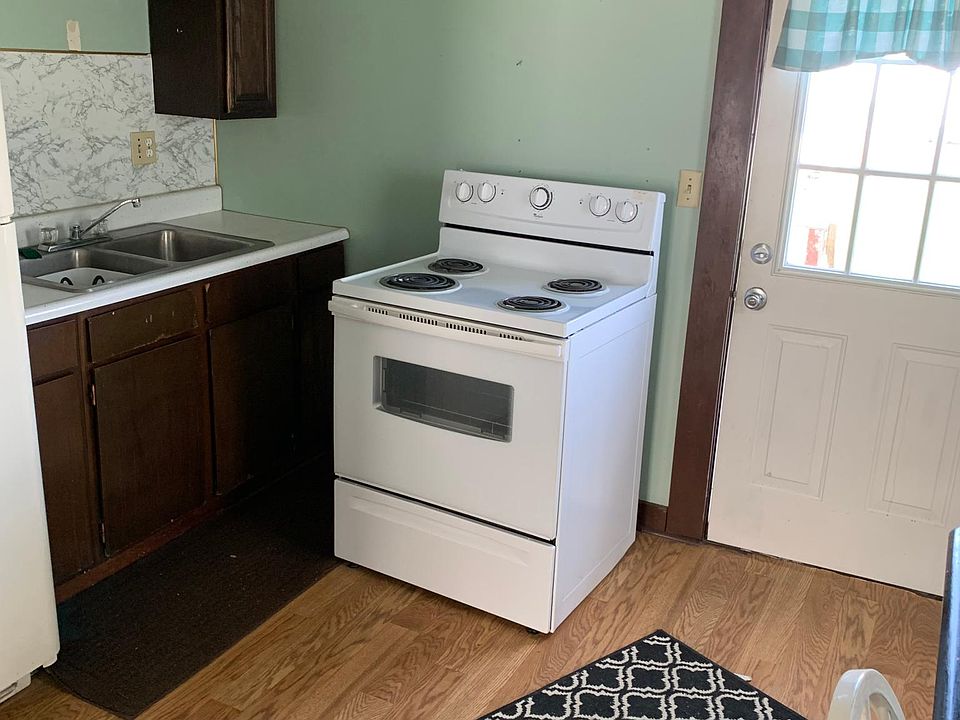 1st image of 13875 Kauffman Ave #4
