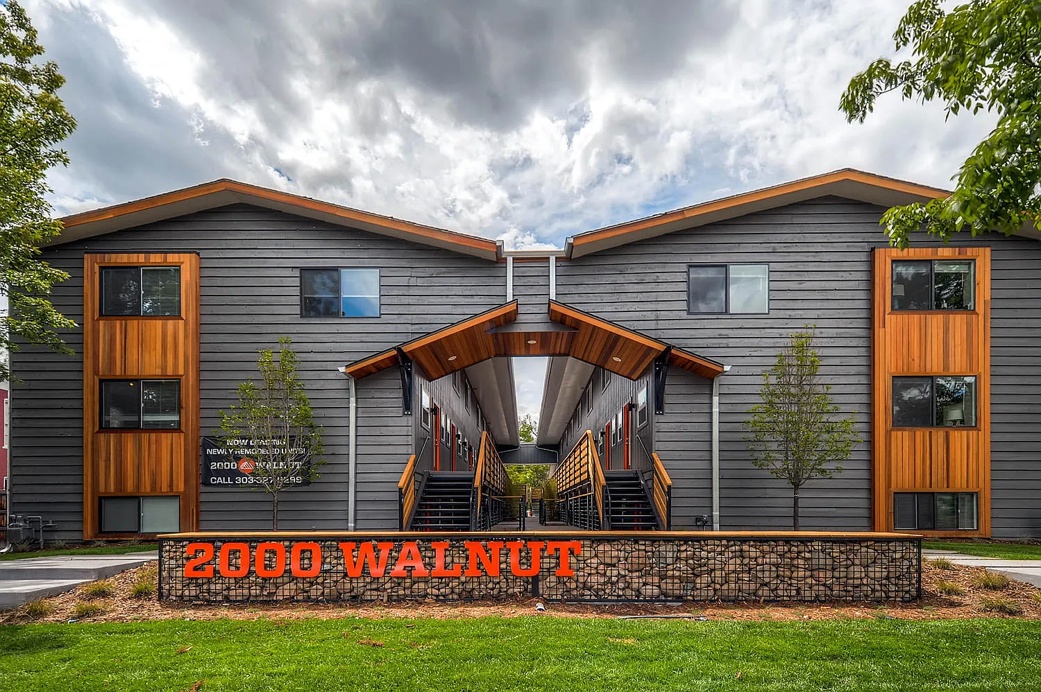 2000 Walnut — Photo 1