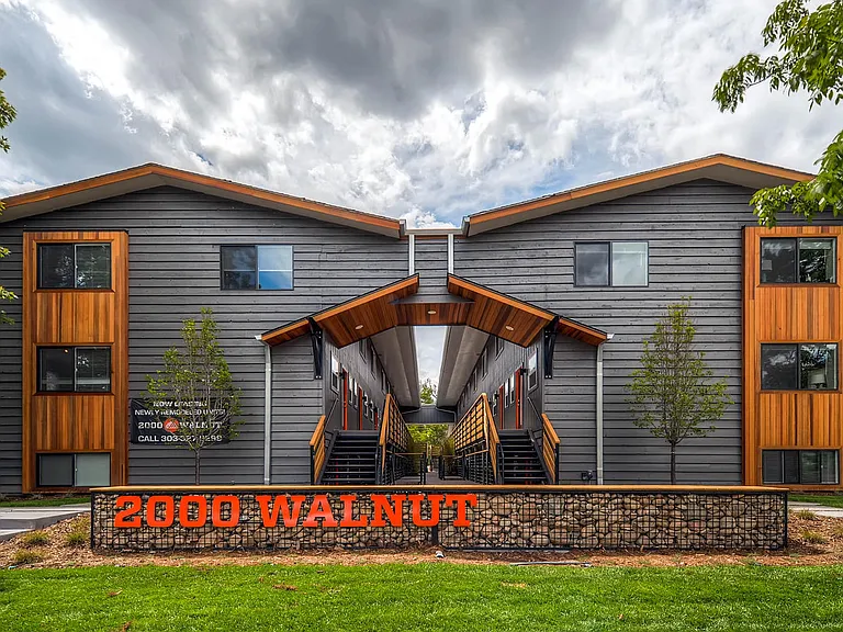2000 Walnut Building View