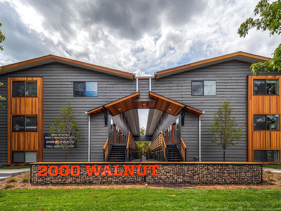 2000 Walnut Building View
