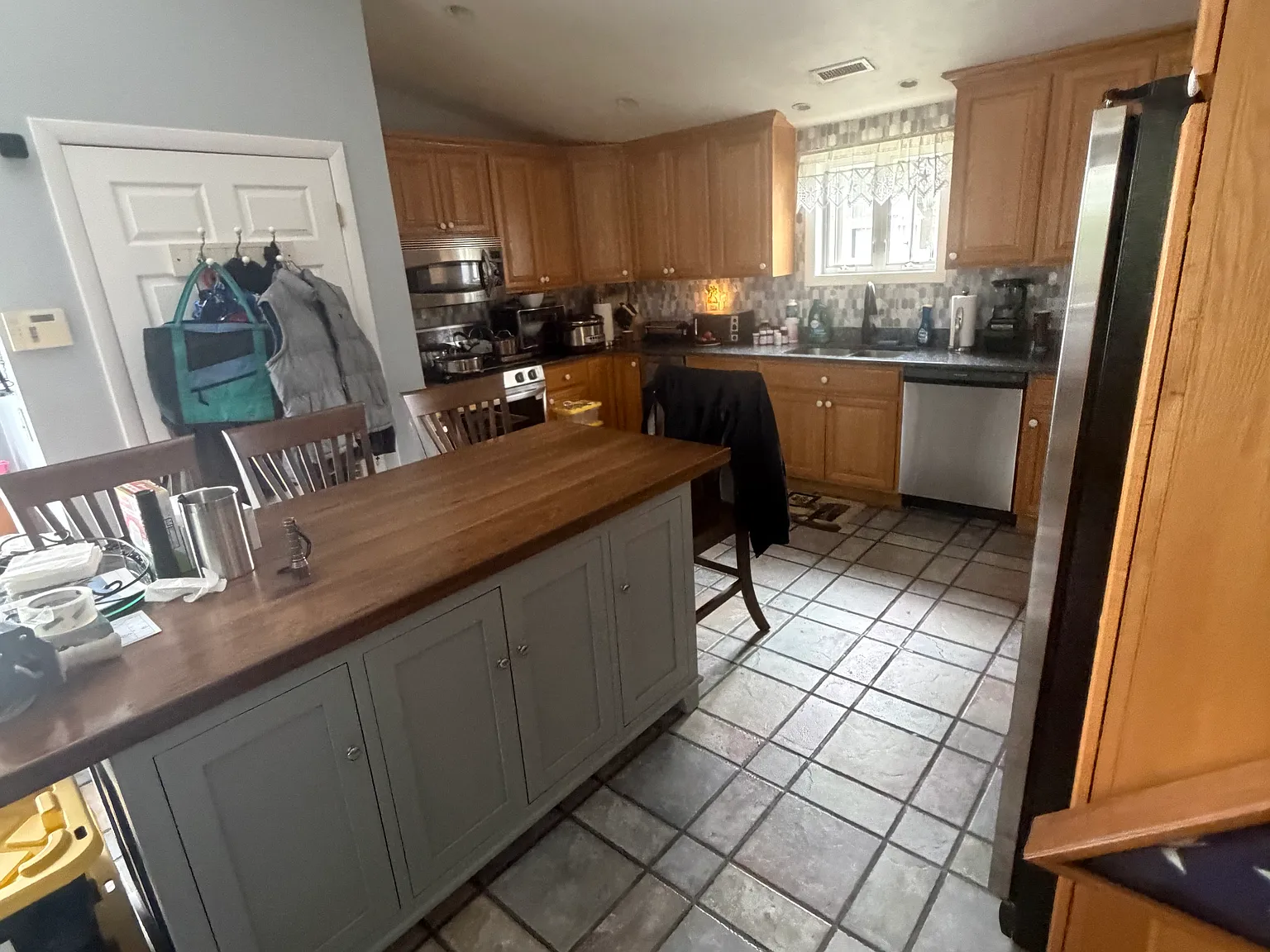 1 bed, 1250 sqft, $2,500 — Photo 2