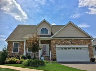 5 Phipps Ct, Flemington, NJ 08822