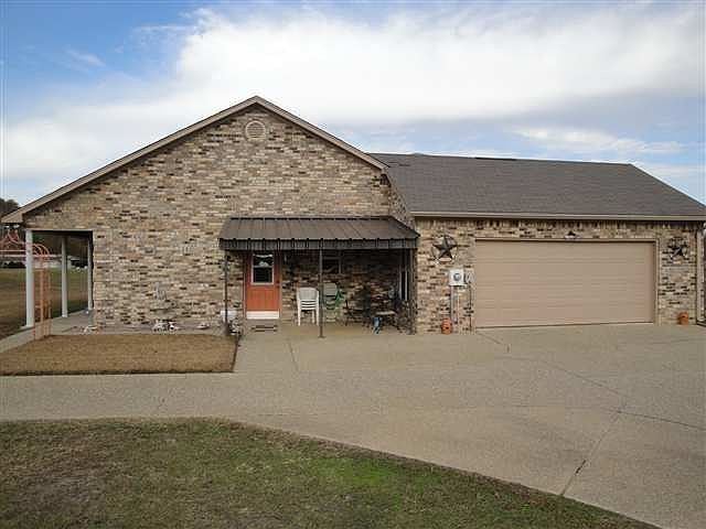 1st image of 310 Lake Dr