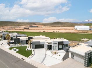 1518 W Torrey Pine Rd, Hurricane, UT 84737