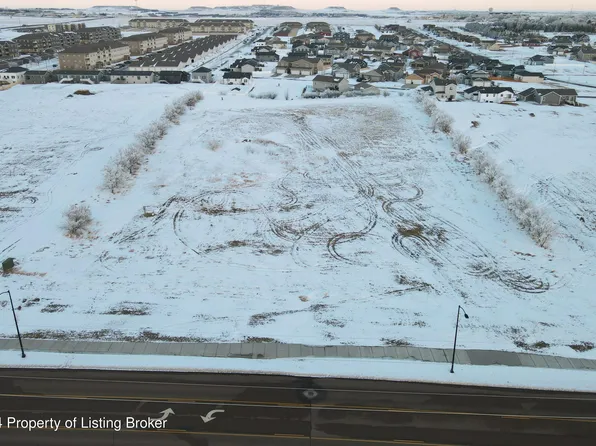 State Ave N, Dickinson, ND 58601