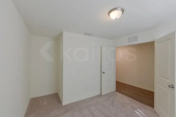 20254 Lorenzo Ave — Photo 7