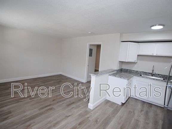 4th image of 2975 Dellwood Ave #6