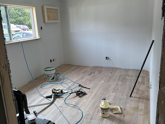 4th image of 1731 Gardiner Driveapt #5A