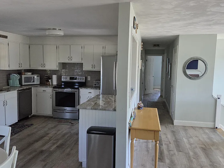 306 Hatherly Rd — Photo 5