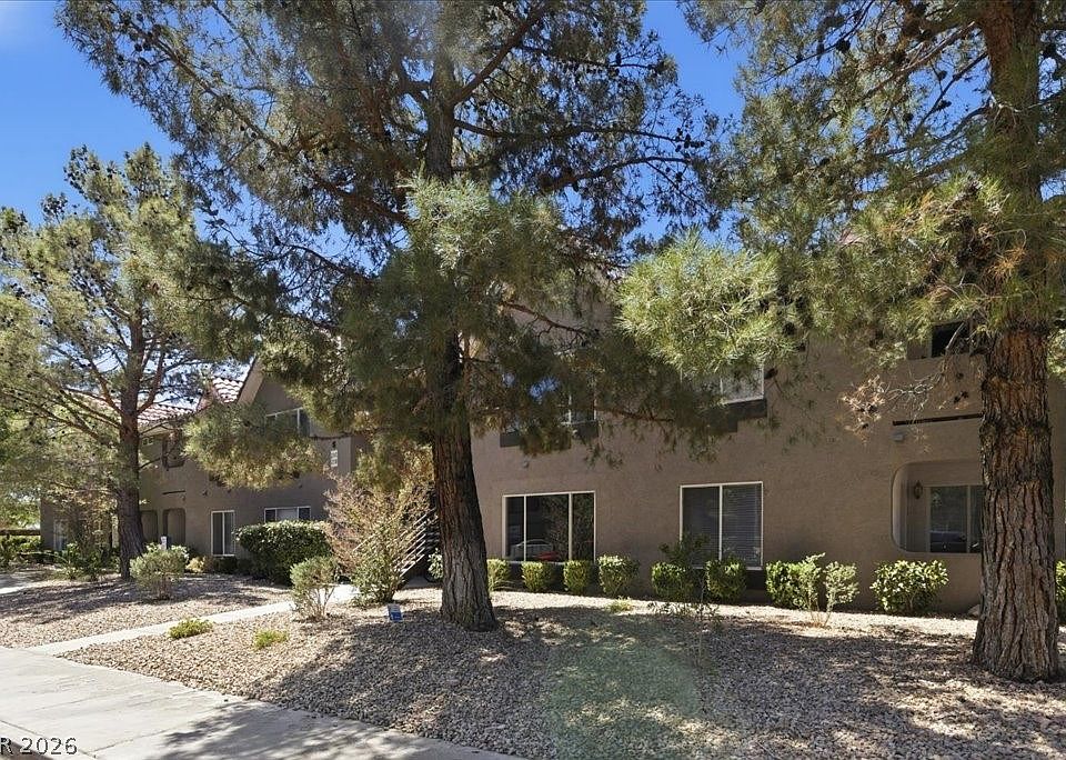 1st image of 700 Capri Dr APT 25B