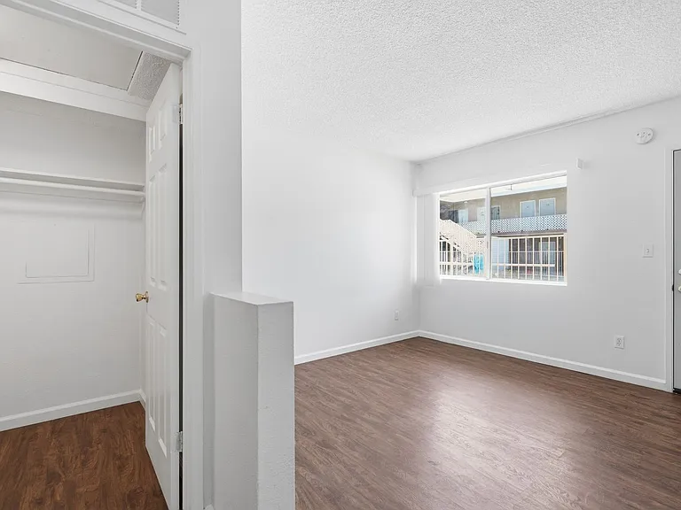 475 E Foothill Blvd — Photo 7