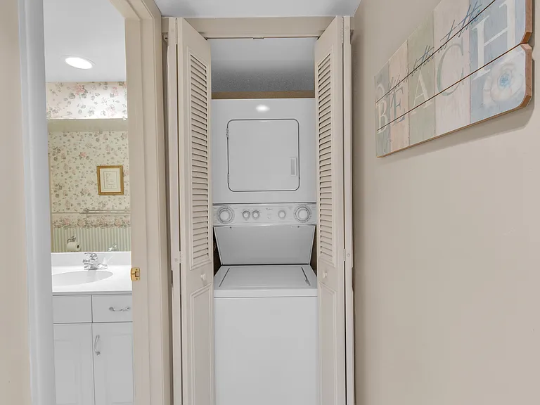 Washer/Dryer in-unit!