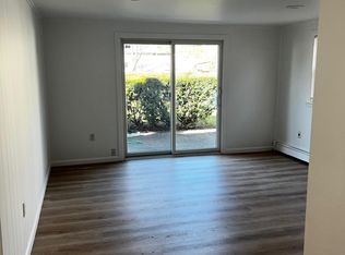 1 Lester Dr #1, East Rockaway, NY 11518