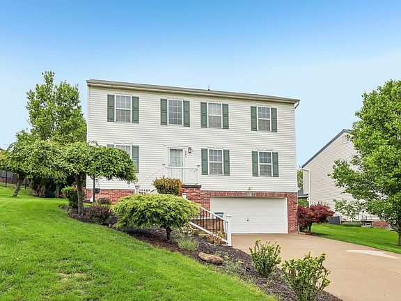 2nd image of 301 Holly Ridge Dr