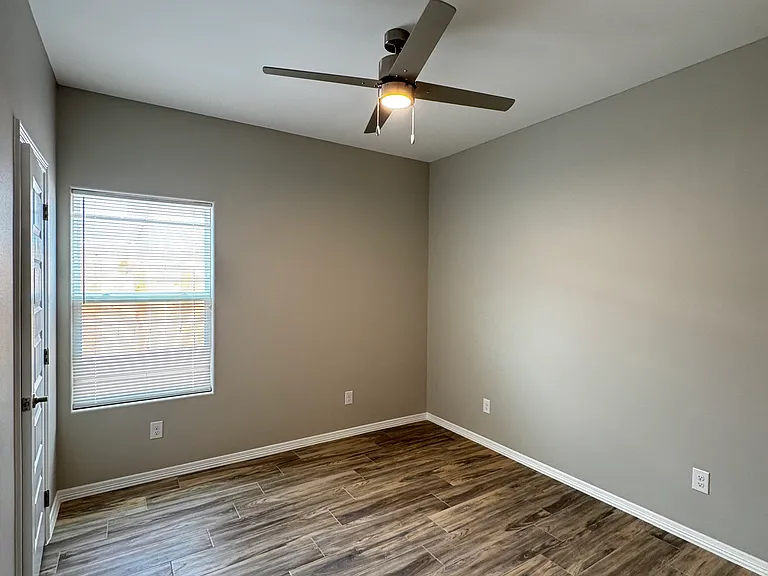 4209 Walnut Ave #1 — Photo 7