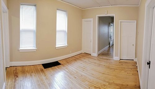 3rd image of 3808 E Barnard Ave