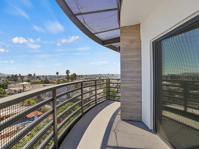 The Fairfax Flats — Photo 16
