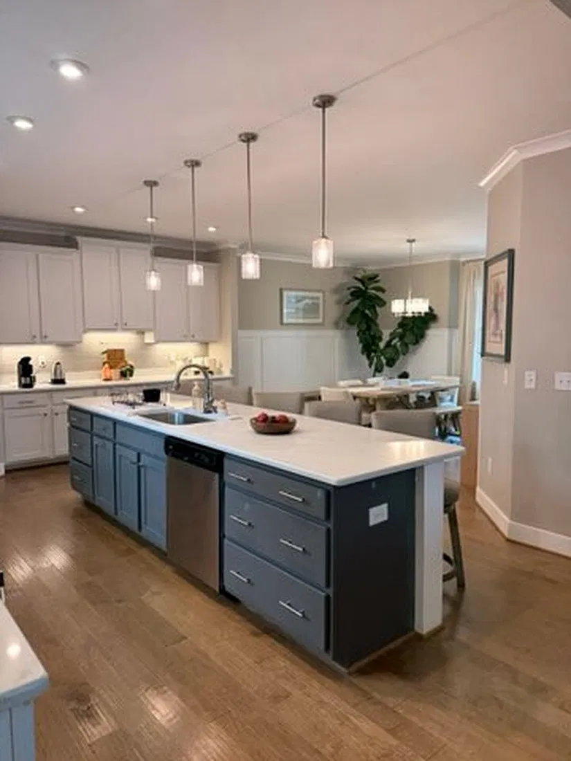 5 bed, 3357 sqft, $6,500 — Photo 3