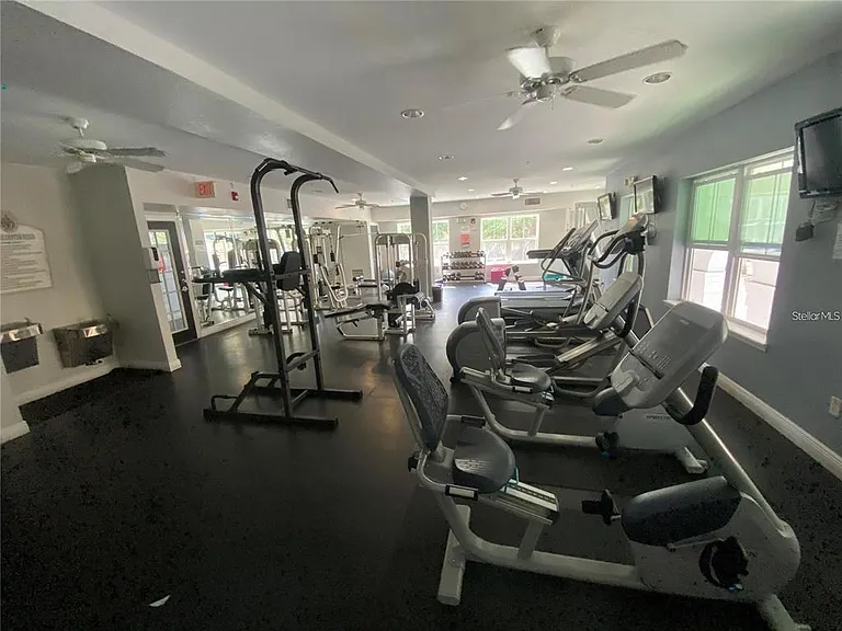 304 E South St #1020 — Photo 28