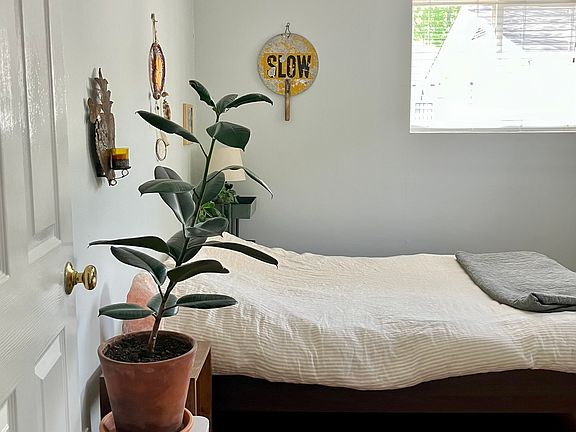 3rd image of 436 N Highland Ave NE APT 11