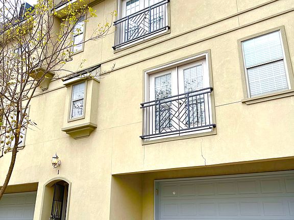 2nd image of 2203 N Carroll Ave APT 2